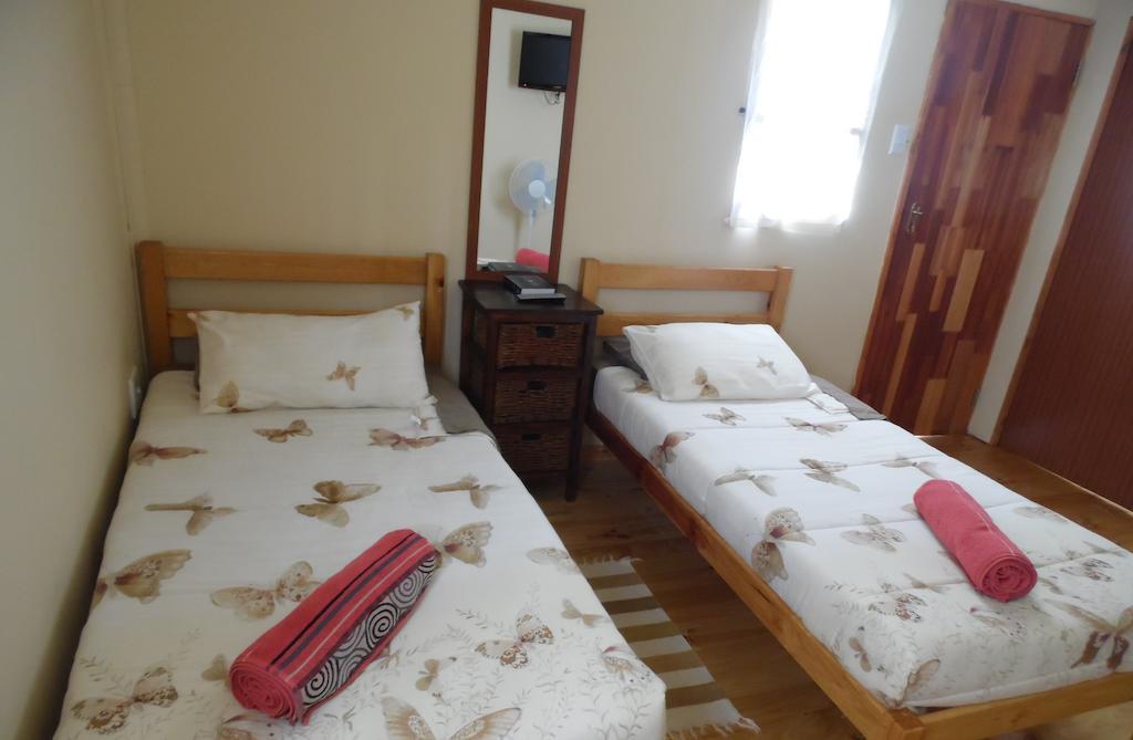 The Hexagon Wildlife Conservation Otel Uitenhage Oda fotoğraf